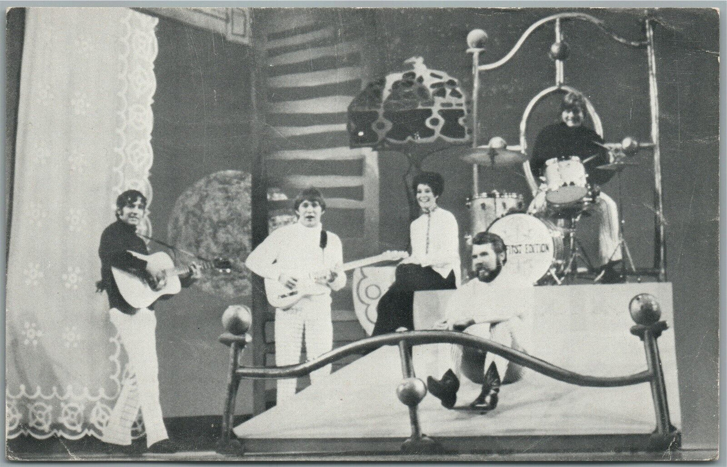 MUSIC SHOW ADVERTISING VINTAGE POSTCARD