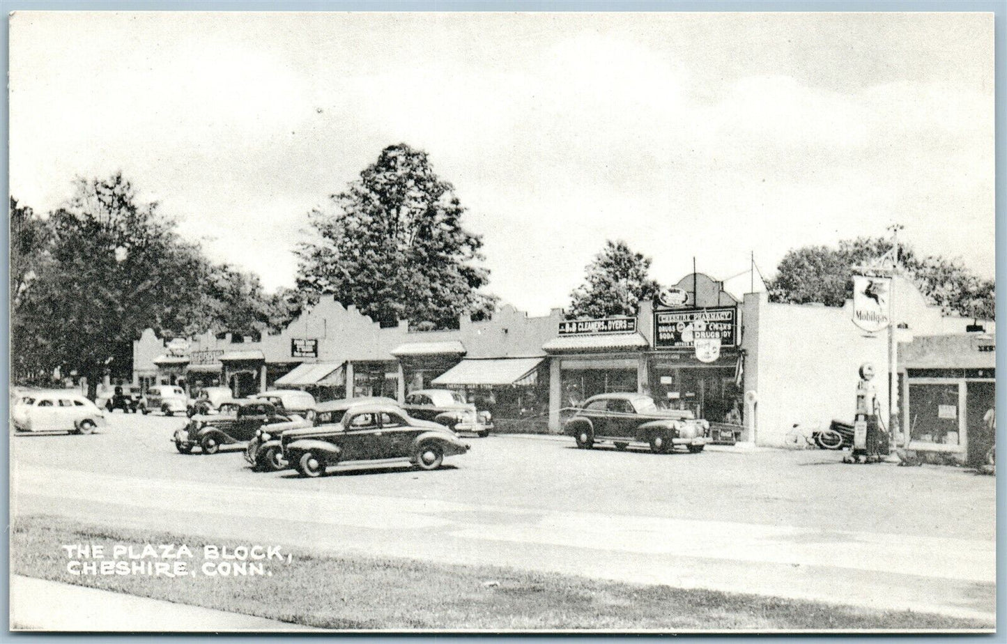 CHESHIRE CT THE PLAZA BLOCK VINTAGE POSTCARD