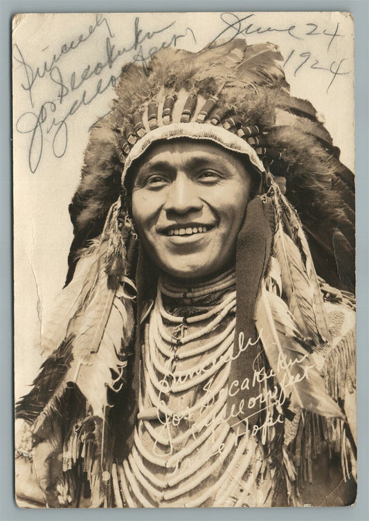 AMERICAN INDIAN CHIEF 1924 SIGNED ANTIQUE PHOTO