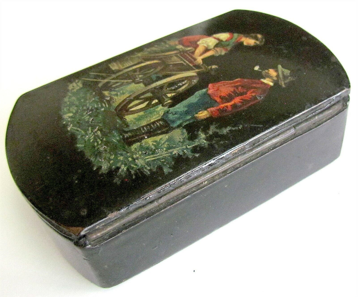 RUSSIAN ANTIQUE LACQUER BOX