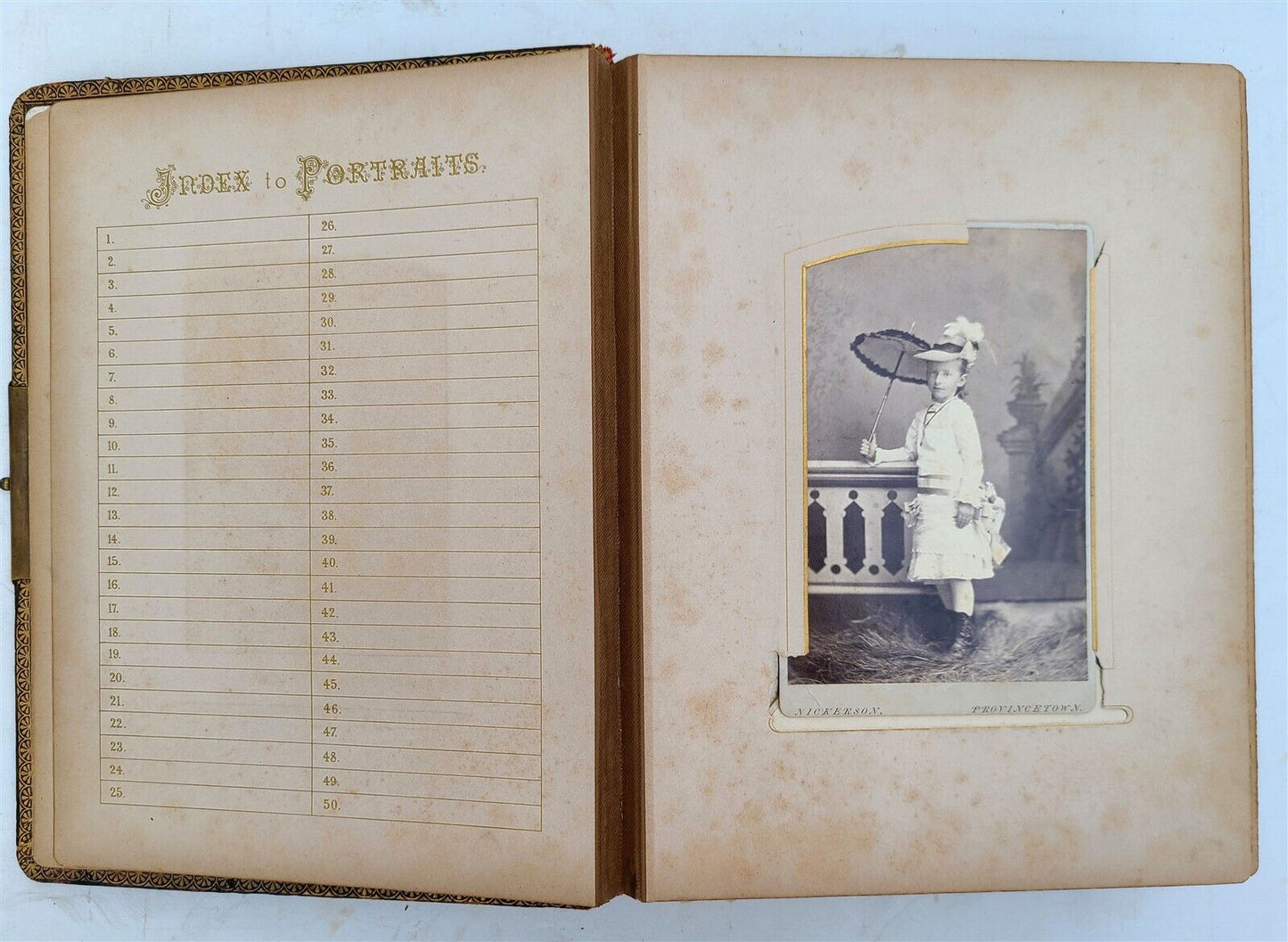 PHOTO ALBUM VICTORIAN antique with 20 PHOTOS nice embossed leather binding 19 c.