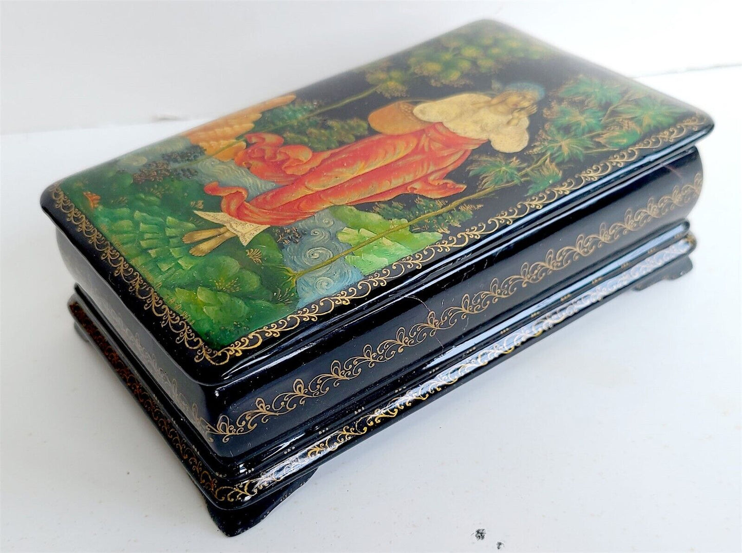 RUSSIAN Palekh style LACQUER BOX HAND PAINTED VINTAGE made in Cherkasy Ukraine