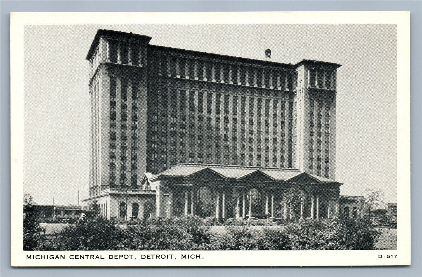 DETROIT MI CENTRAL RAILROAD DEPOT VINTAGE POSTCARD RAILWAY STATION