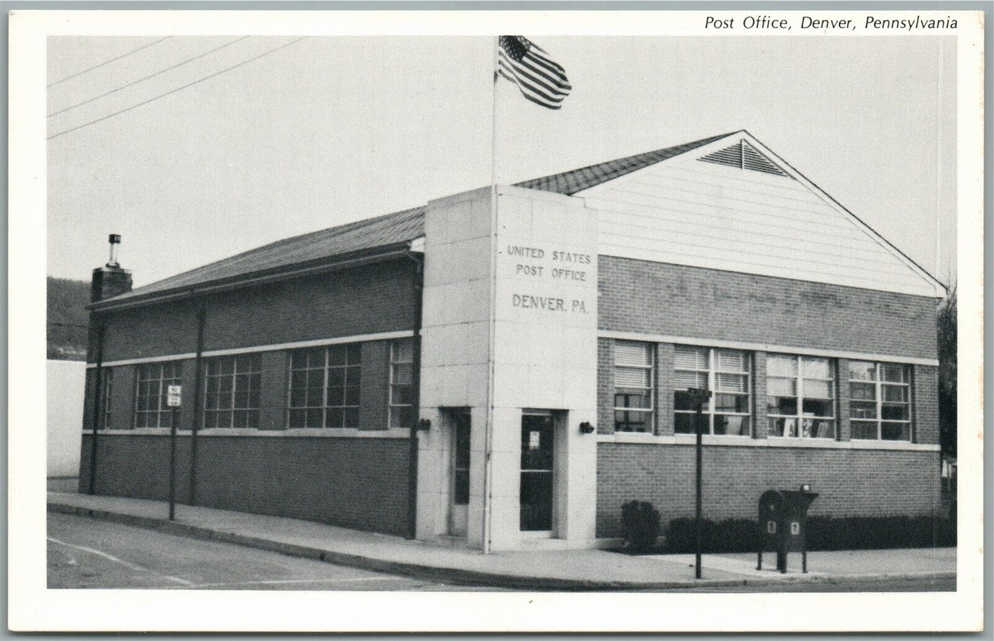 DENVER PA POST OFFICE VINTAGE POSTCARD