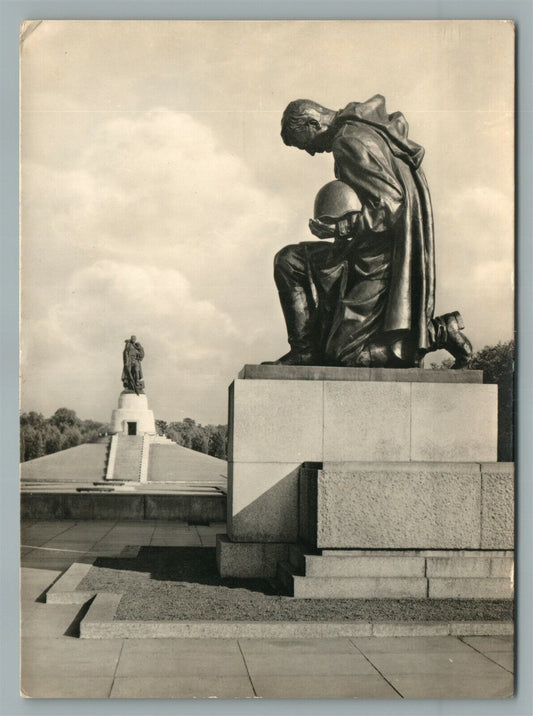 GERMANY BERLIN SOVIET MEMORIAL VINTAGE REAL PHOTO POSTCARD RPPC