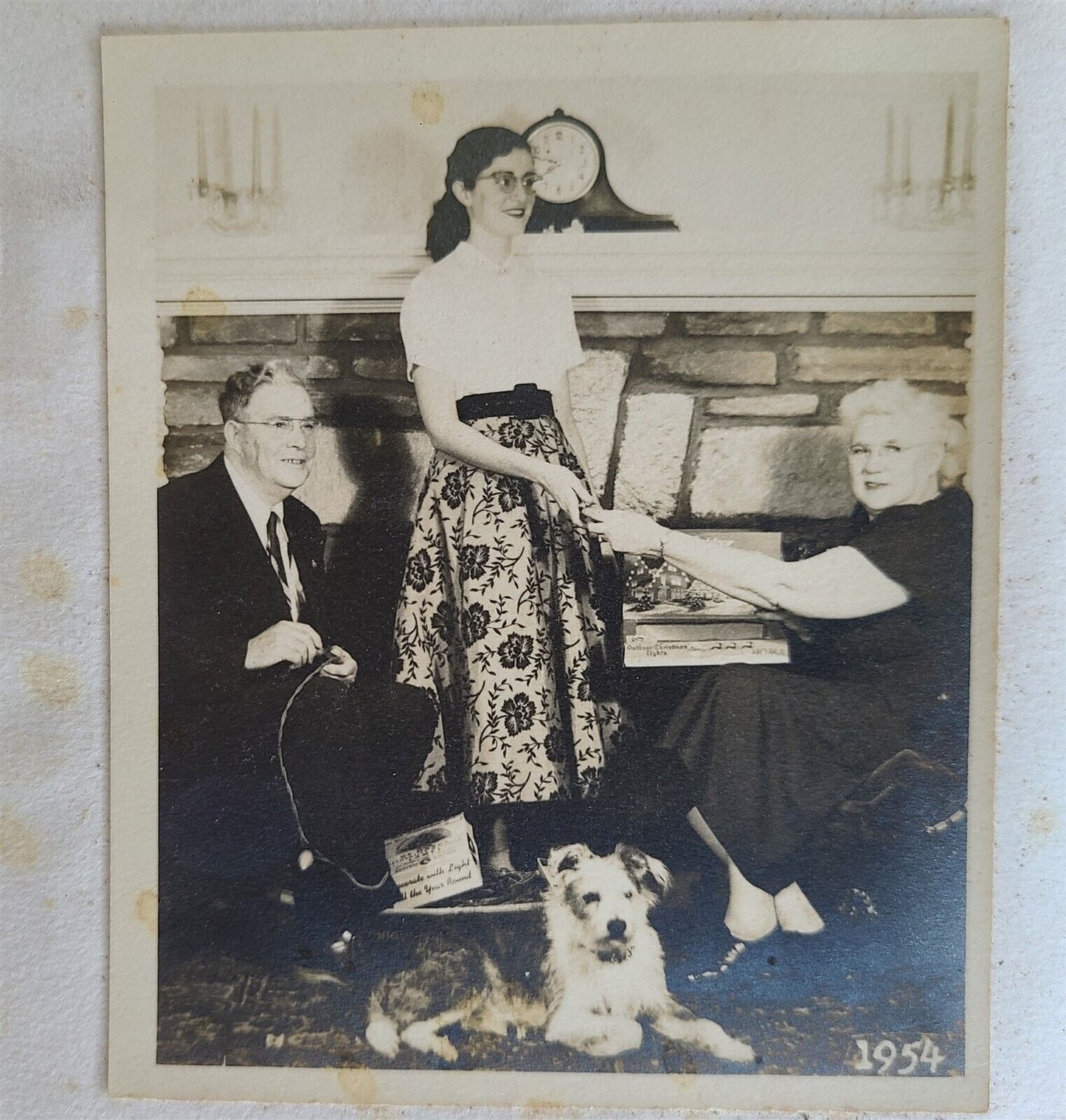 FAMILY w/ DOG MERRY CHRISTMAS VINTAGE REAL PHOTO POSTCARD