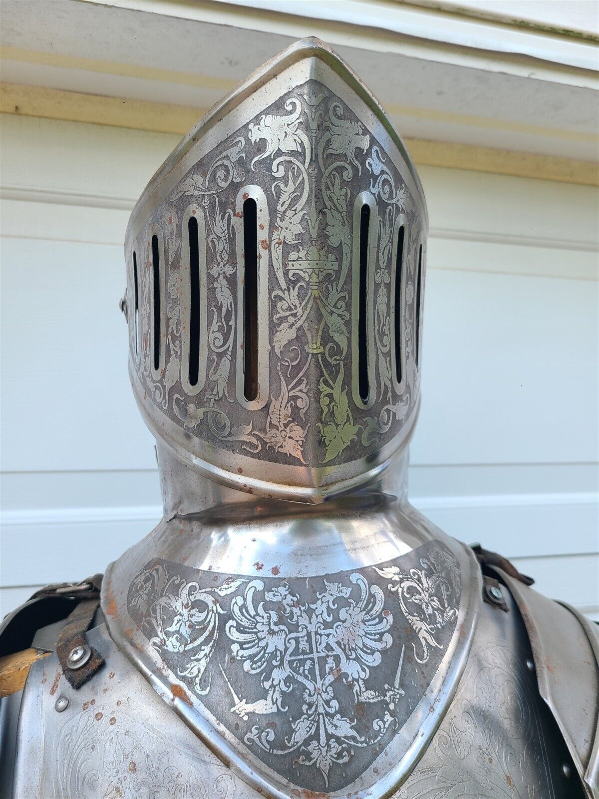 MEDIEVAL KNIGHT SUIT OF ARMOR REPLICA vintage