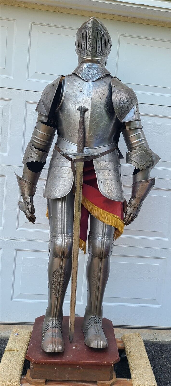 MEDIEVAL KNIGHT SUIT OF ARMOR REPLICA vintage