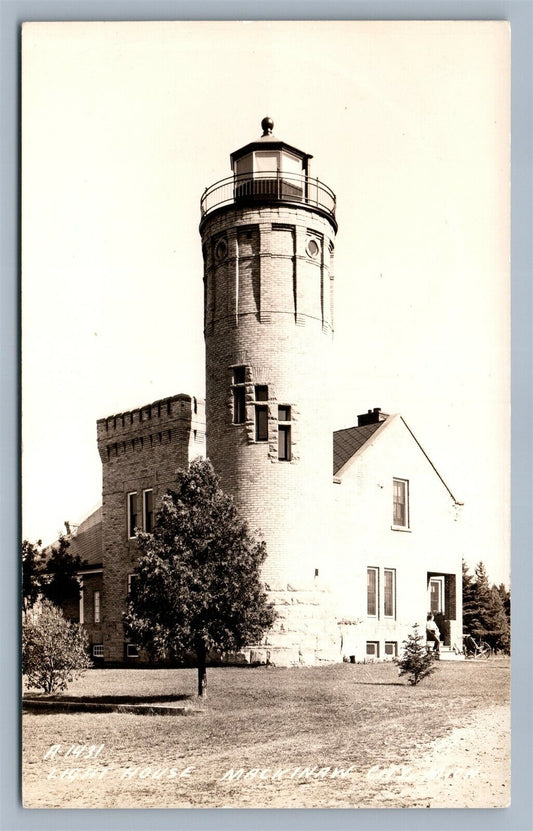 MACKINAW MI LIGHTHOUSE SCENE VINTAGE REAL PHOTO POSTCARD RPPC