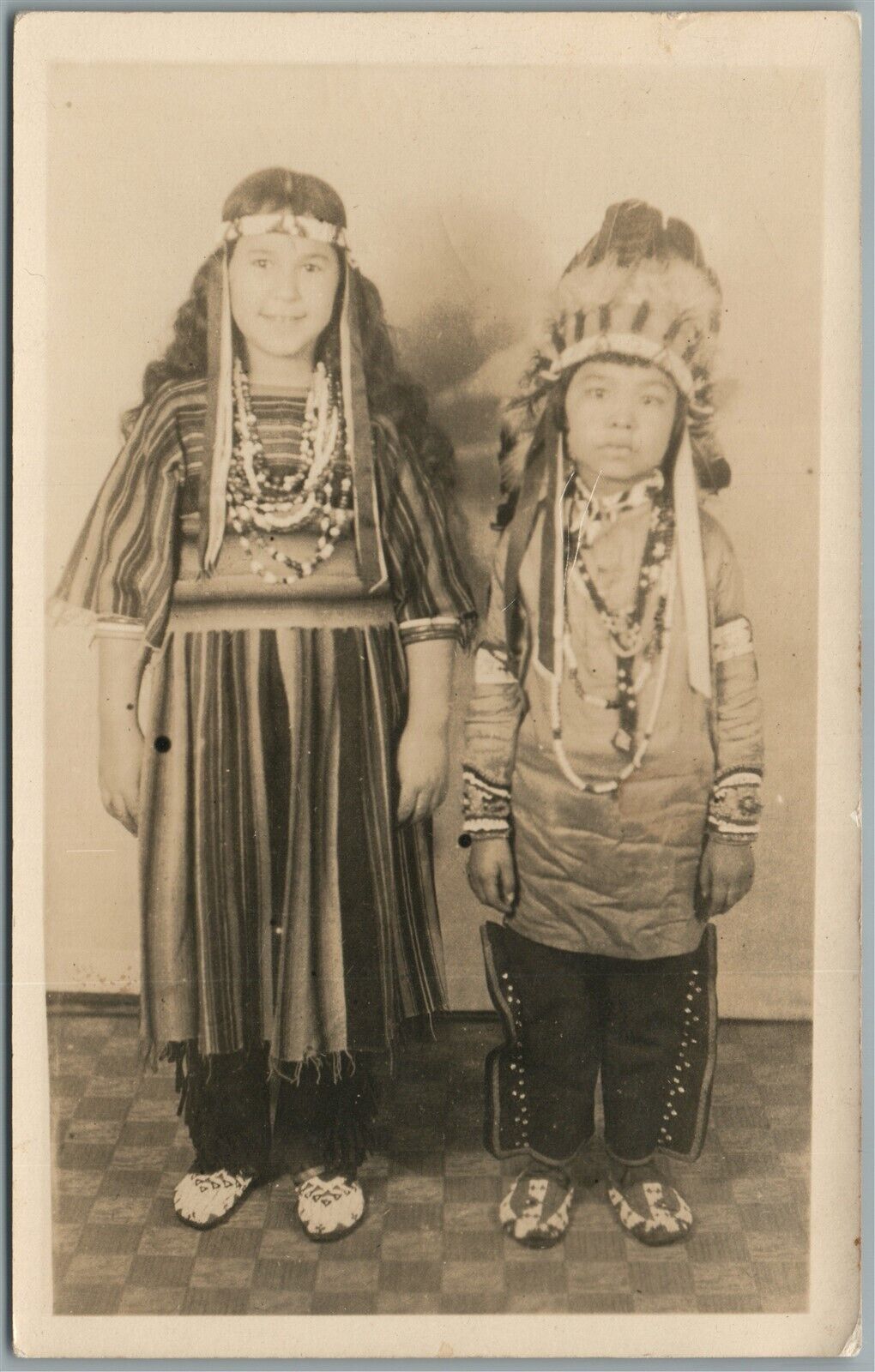 AMERICAN INDIAN KIDS ANTIQUE REAL PHOTO POSTCARD RPPC