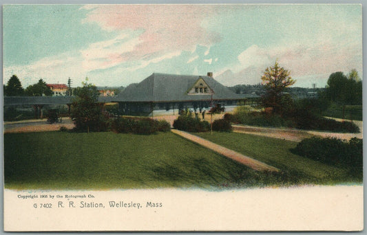 WELLESLEY MA RAILROAD STATION RAILWAY TRAIN DEPOT ANTIQUE POSTCARD