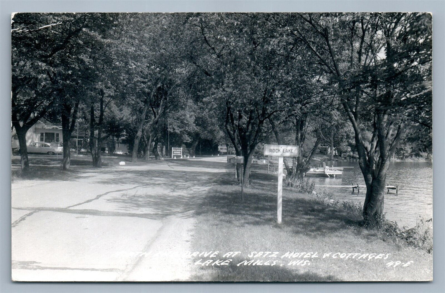 LAKE MILLS WI SETZ MOTEL VINTAGE REAL PHOTO POSTCARD RPPC