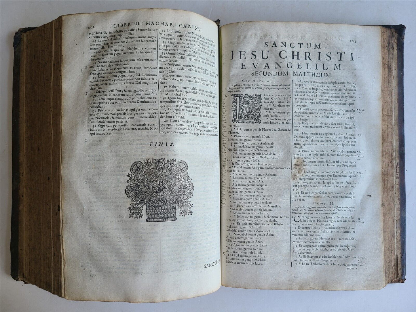 1675 BIBLE in LATIN ANTIQUE FOLIO printed in Lyon France