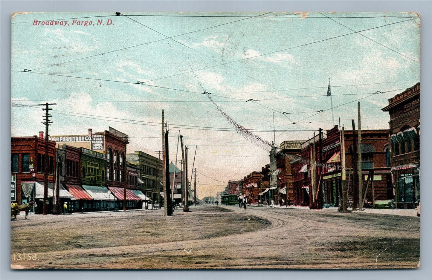 FARGO ND BROADWAY 1909 ANTIQUE POSTCARD