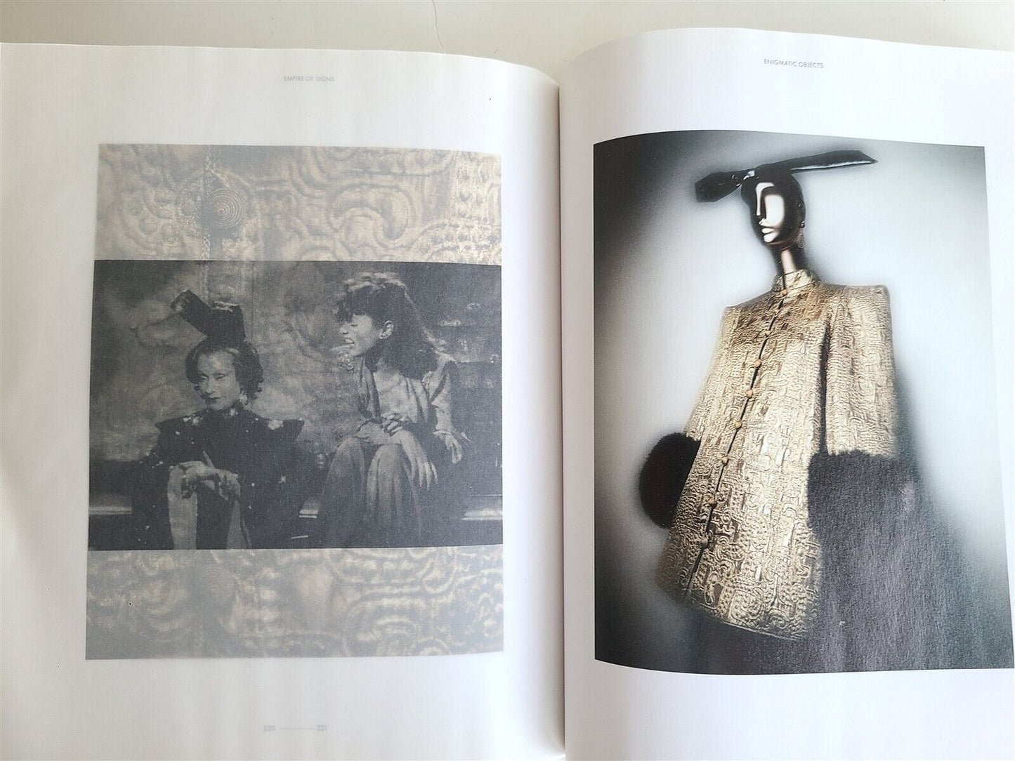 CHINA THROUGH THE LOOKING GLASS FASHION ART ILLUSTRATED ALBUM