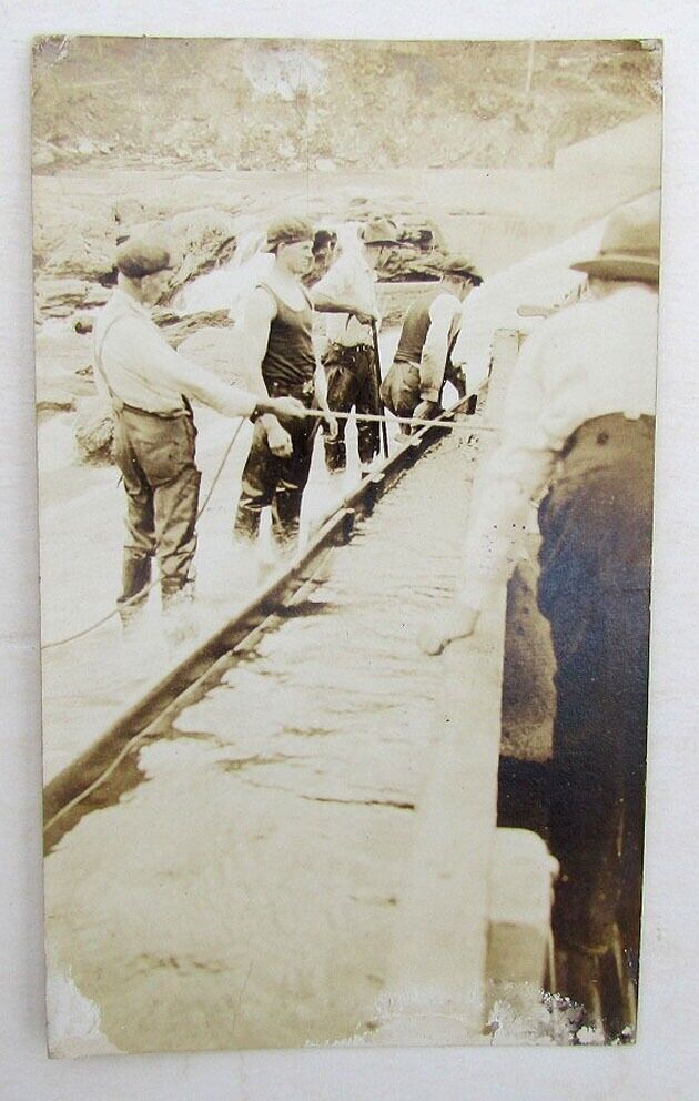 RPPC VINTAGE PHOTO POSTCARD - DAM WORKERS