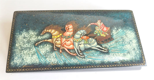 RUSSIAN MSTERA LACQUER BOX HAND PAINTED VINTAGE TROYKA