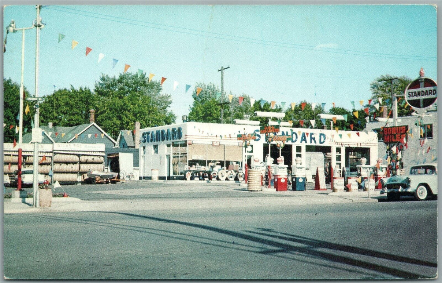 DURAND MI GAS STATION RAY'S STANDARD SERVICE VINTAGE POSTCARD