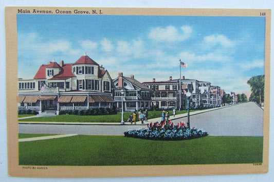 VINTAGE 1957 POSTCARD - STREET SCENE MAIN AVENUE OCEAN GROVE NJ