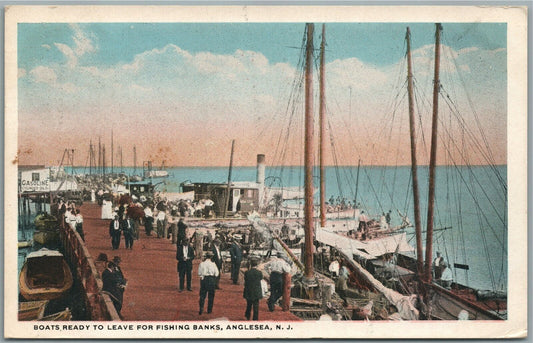 ANGLESEA NJ BOATS READY TO LEAVE FOR FISHING BANKS ANTIQUE POSTCARD