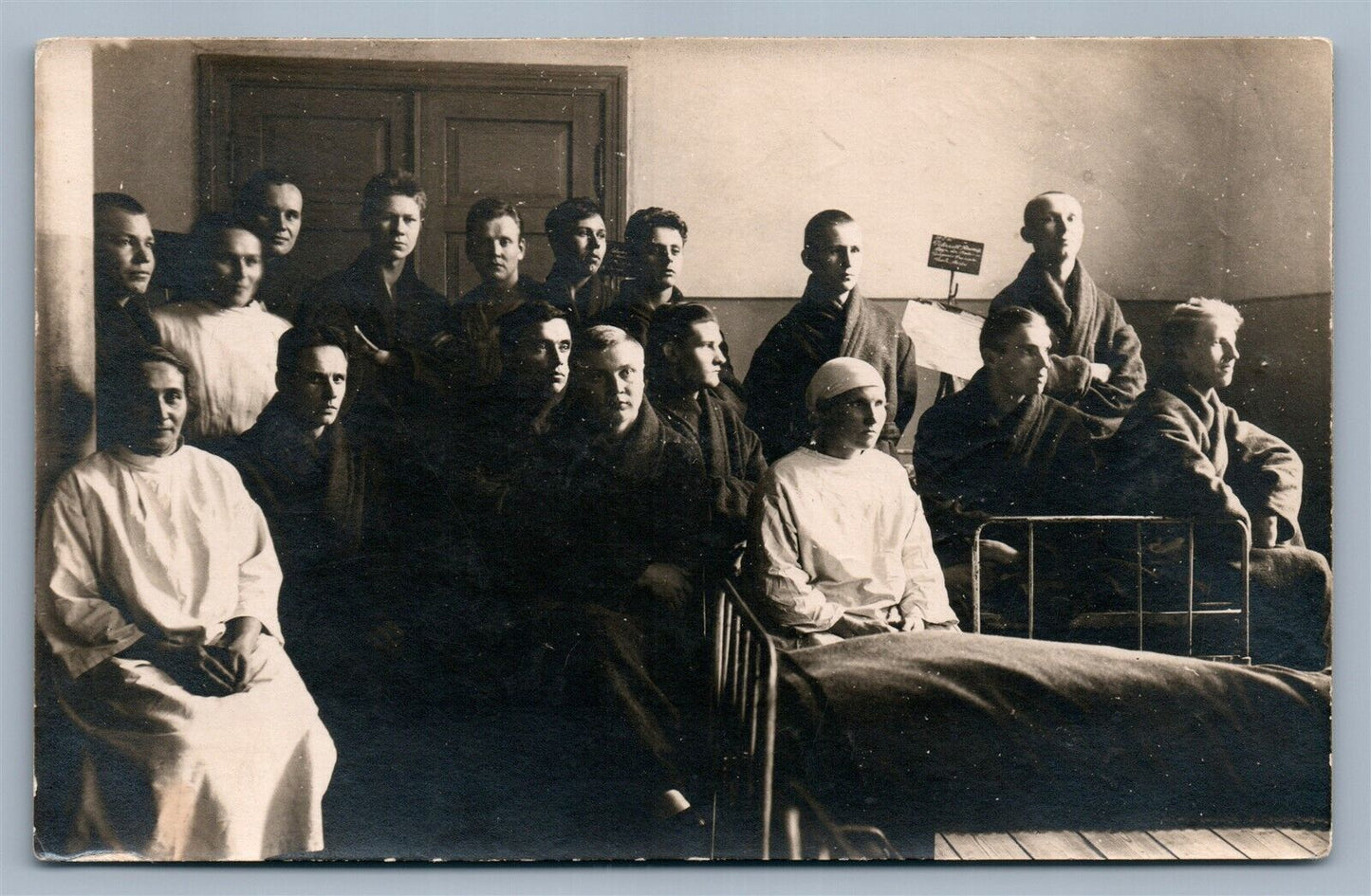 WWI ERA HOSPITAL ANTIQUE REAL PHOTO POSTCARD RPPC RED CROSS