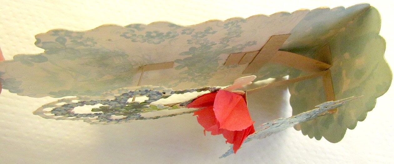 ANTIQUE DIMENSIONAL FOLDING POSTCARD w/ FLOWERS from NEWARK N.J.