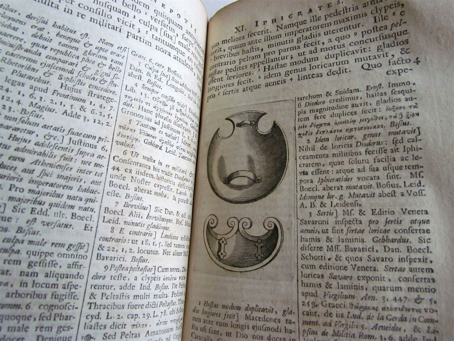 1734 VITAE EXCELLENTIUM IMPERATORUM CORNELIUS NEPOS VELLUM antique ROMAN HISTORY