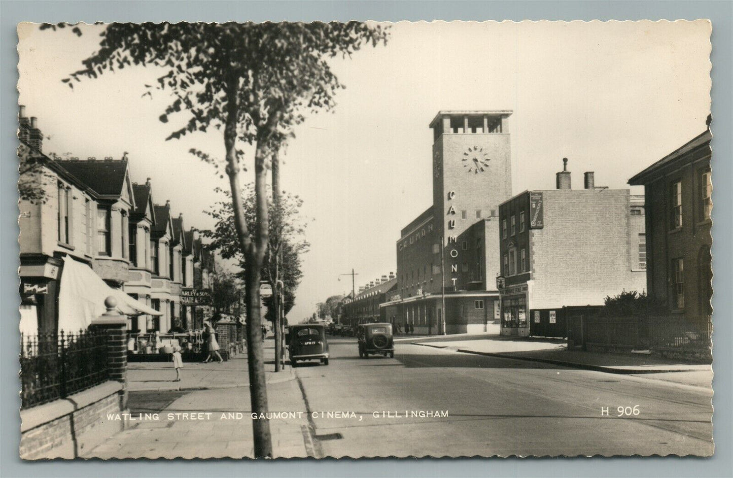 ENGLAND GILLINGHAM WATLING STREET & CINEMA VINTAGE UK REAL PHOTO POSTCARD RPPC