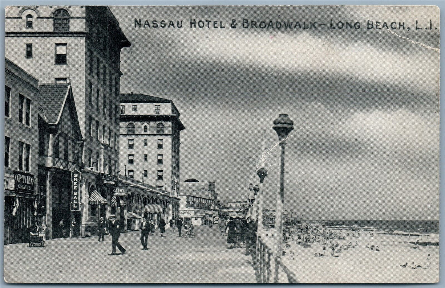 LONG ISLAND NY NASSAU HOTEL & BOARDWALK 1945 VINTAGE POSTCARD