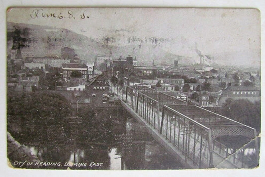 1906 VINTAGE UNDIVIDED POSTCARD CITY OF READING PA LOOKING EAST street scene