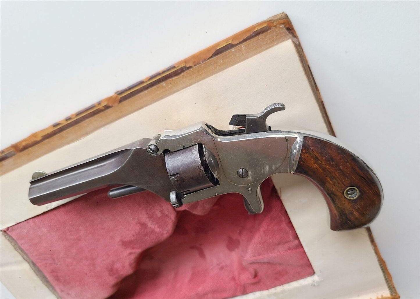 ANTIQUE REVOLVER in BOOK SHAPE BOX HIDDEN SAFE