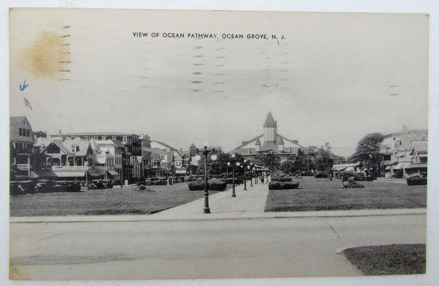 1942 VINTAGE POSTCARD - VIEW OF OCEAN PATHWAY OCEAN GROVE NJ