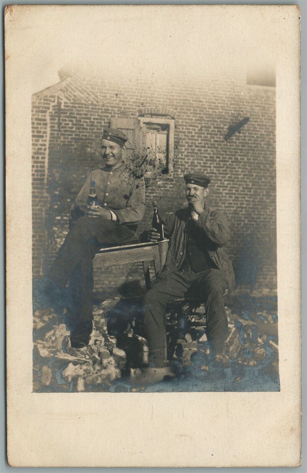 GERMAN SOLDIERS WWI ERA DRINKING BEER ANTIQUE REAL PHOTO POSTCARD RPPC