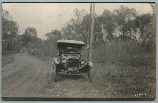 VINTAGE CAR w/ IOWA LICENSE PLATES IA ANTIQUE REAL PHOTO POSTCARD RPPC