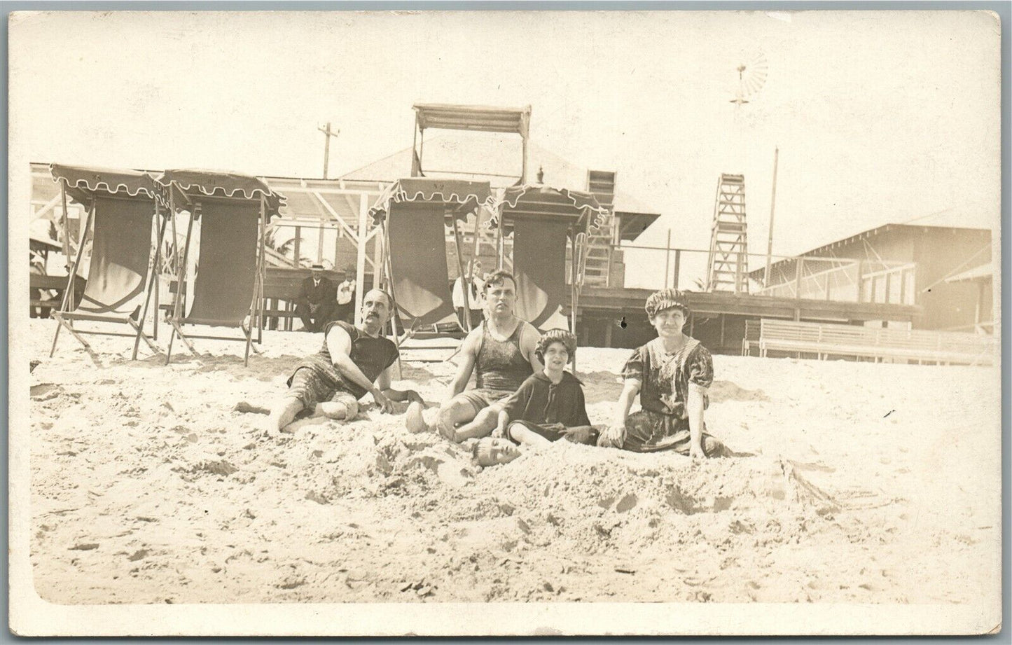 BEACH SCENE ANTIQUE REAL PHOTO POSTCARD RPPC