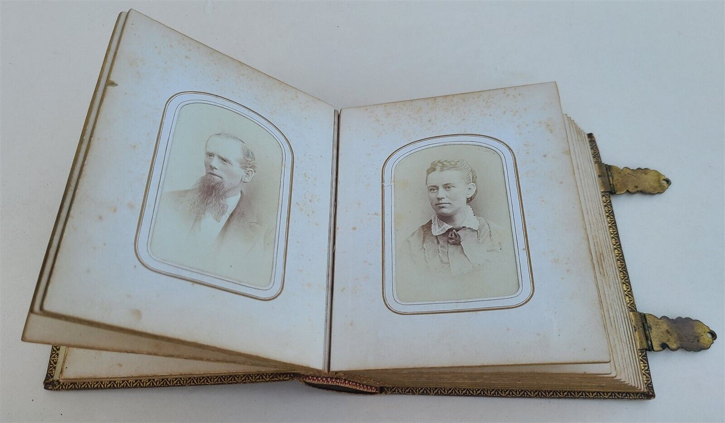 19th century AMERICAN PHOTO ALBUM w/ WASHINGTON PORTRAIT CLASPS antique RARE