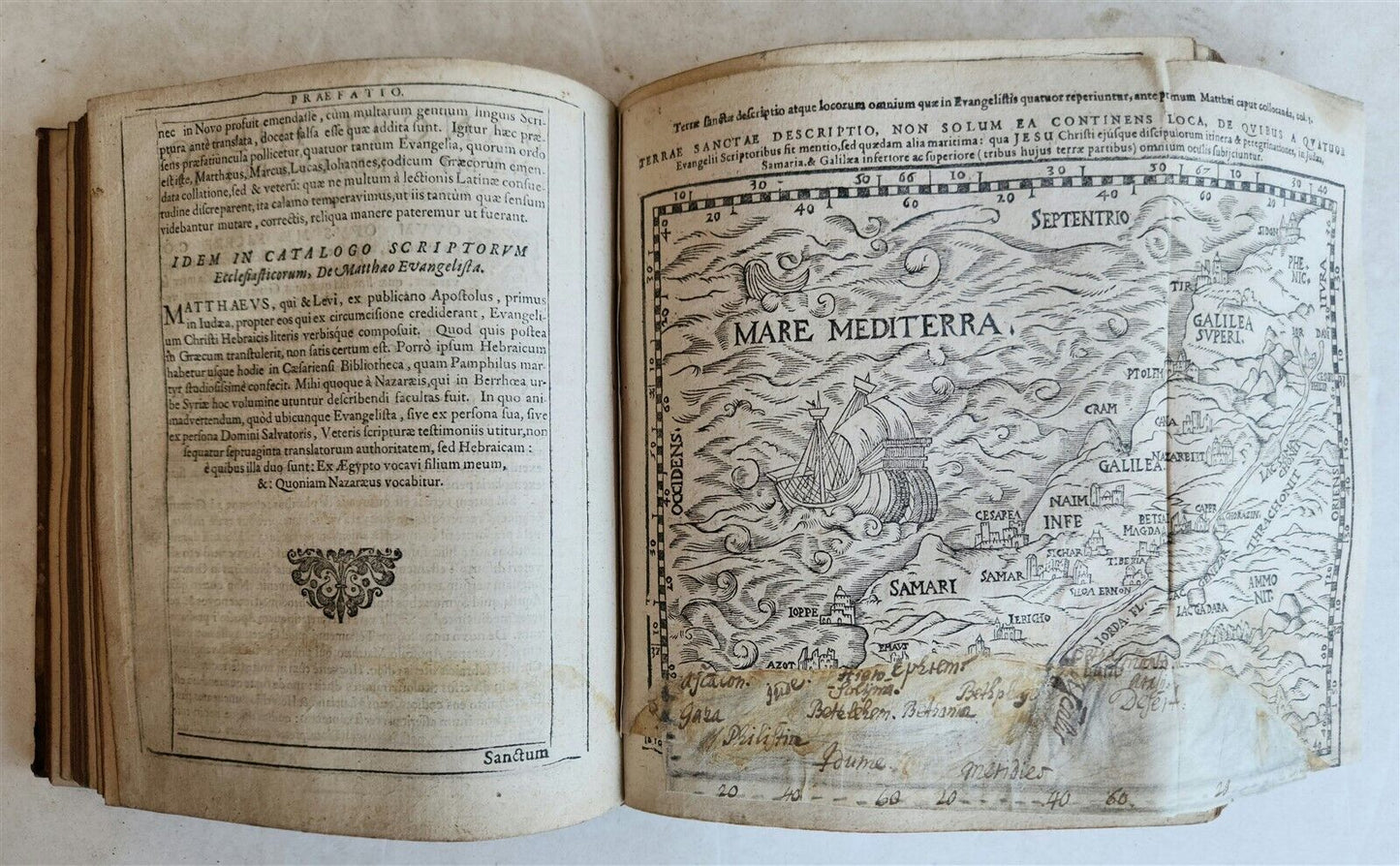 1602 BIBLE in LATIN ILLUSTRATED w/ MAP & NUMEROUS WOODCUTS antique