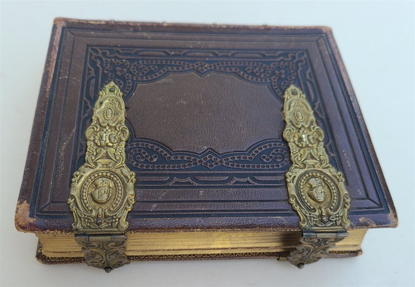 19th century AMERICAN PHOTO ALBUM w/ WASHINGTON PORTRAIT CLASPS antique RARE