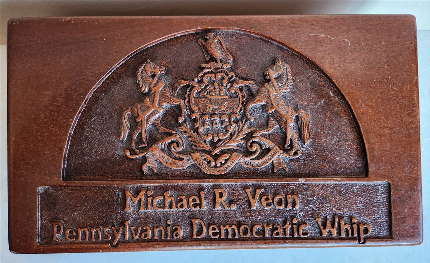 PENNSYLVANIA DEMOCRATIC WHIP MICHAEL R. VEON UNIQUE HAND CARVED WOODEN HUMIDOR