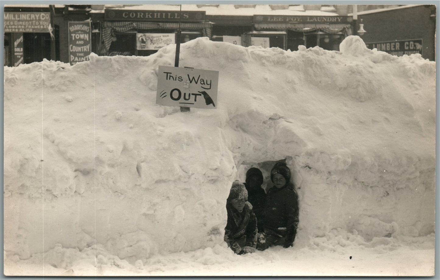 PITTSFIELD MA 1915 WINTER STREET SCENE w/ KIDS ANTIQUE REAL PHOTO POSTCARD RPPC
