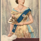 QUEEN OF ENGLAND ELIZABETH II VINTAGE POSTCARD