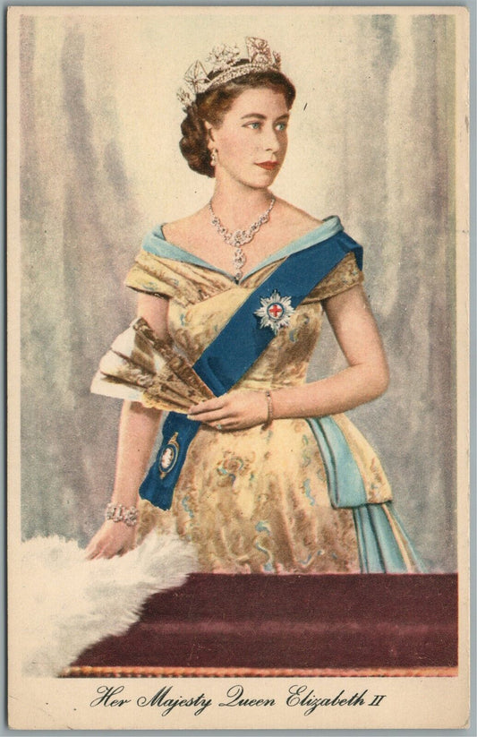 QUEEN OF ENGLAND ELIZABETH II VINTAGE POSTCARD