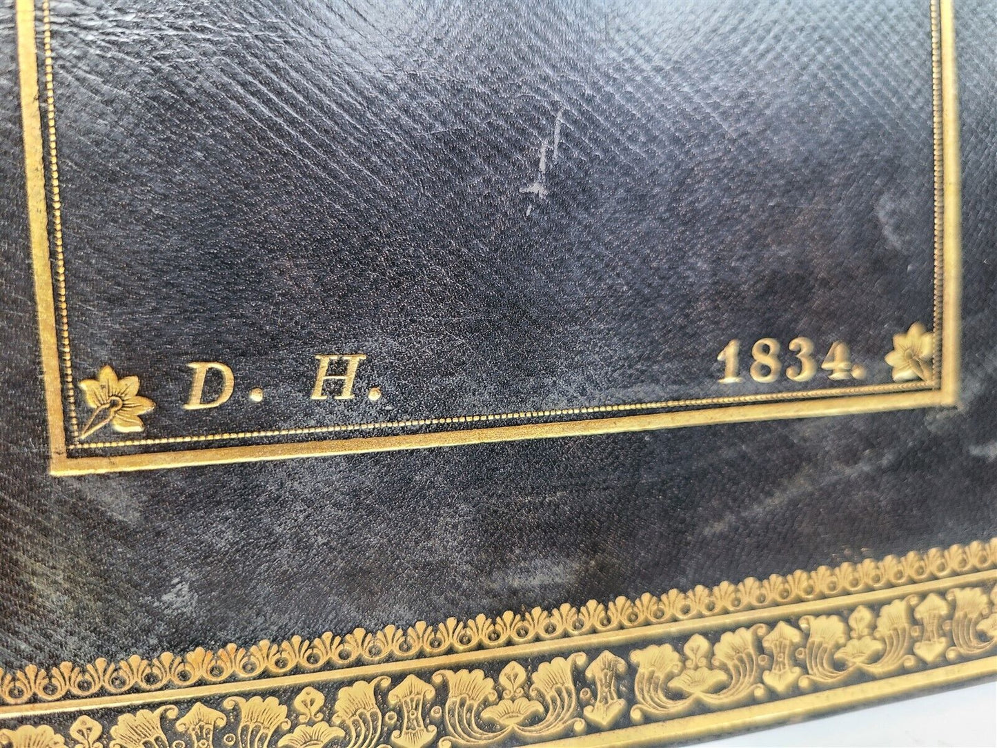 1831 BIBLE in GERMAN BEAUTIFULLY ILLUSTRATED antique GILT BINDING