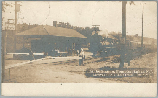 POMPTON LAKES NJ RAILROAD STATION RAILWAY DEPOT ANTIQUE REAL PHOTO POSTCARD RPPC