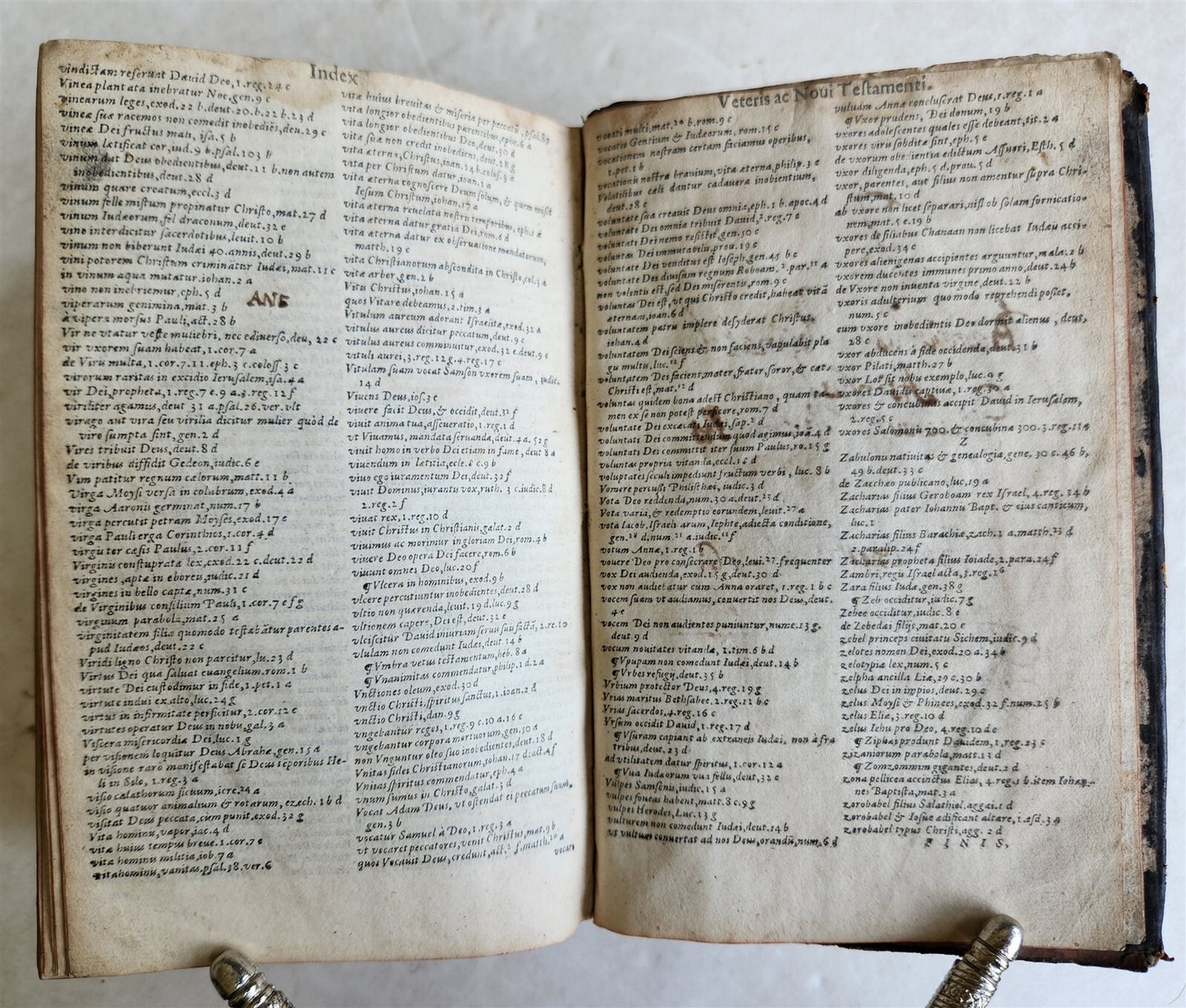 1563 BIBLE in LATIN antique ILLUSTRATED 16th century BIBLIA