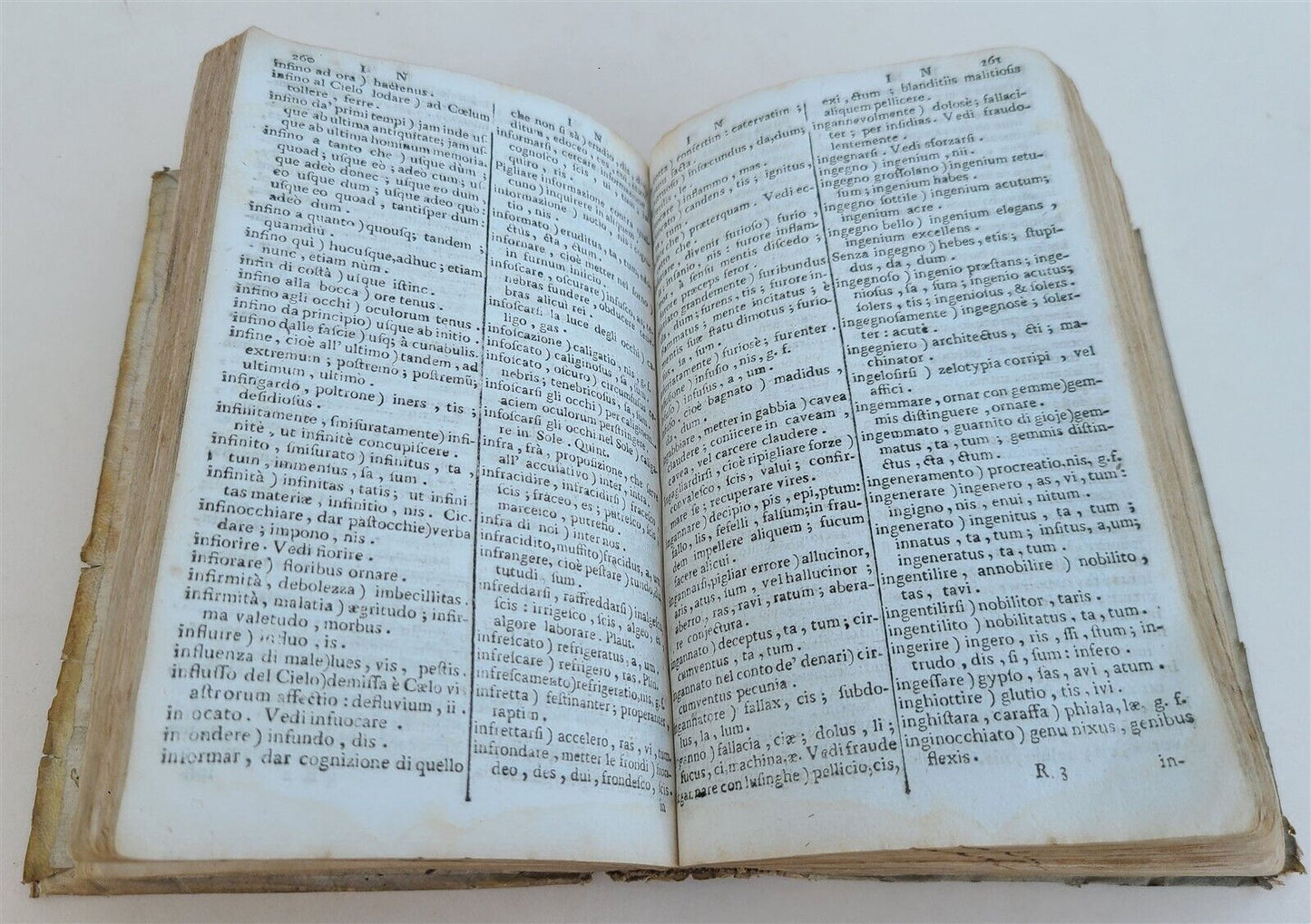 1736 ITALIAN DICTIONARY antique Nuovo Dizionario della lingua volgare, e latina