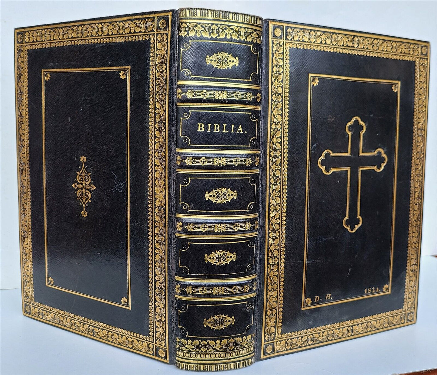 1831 BIBLE in GERMAN BEAUTIFULLY ILLUSTRATED antique GILT BINDING