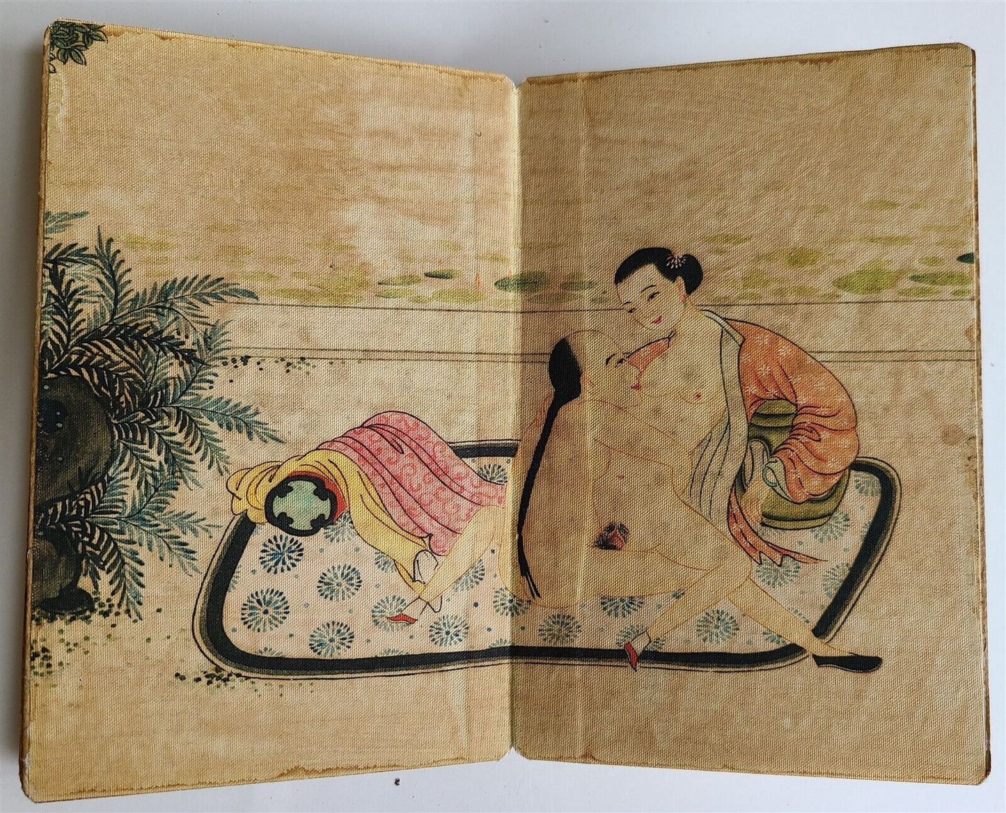 late 19th - early 20th century CHINESE EROTIC SHUNGA PILLOW BOOK antique