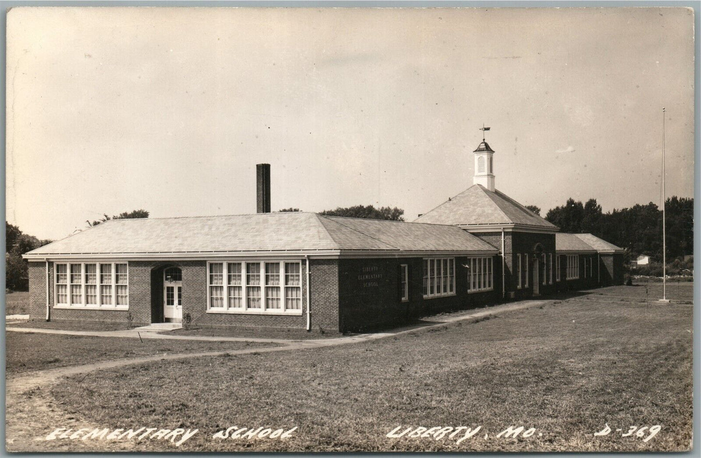 LIBERTY MO ELEMENTARY SCHOOL VINTAGE REAL PHOTO POSTCARD RPPC